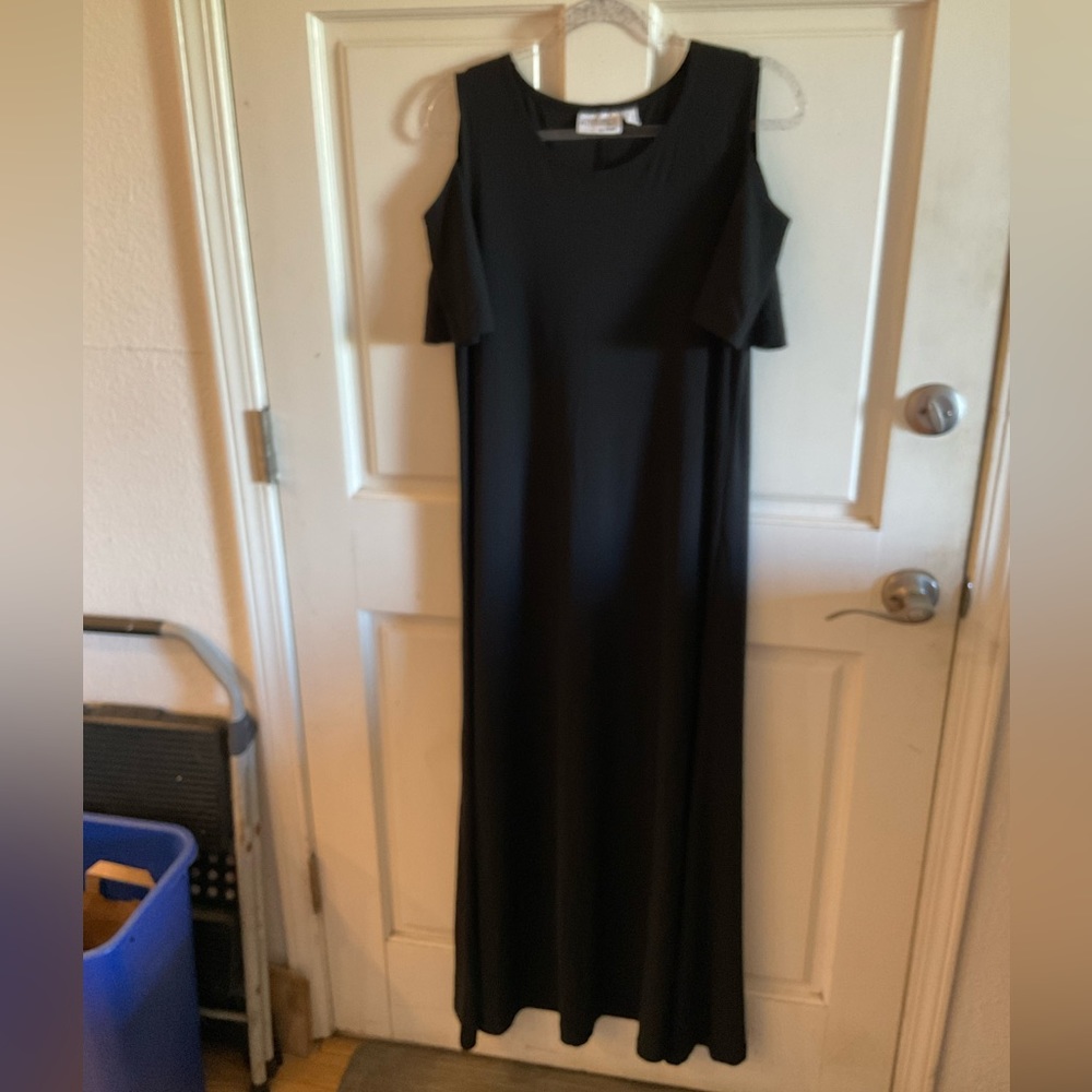 Attitudes by Renee beautiful cap sleeve  maxi dress